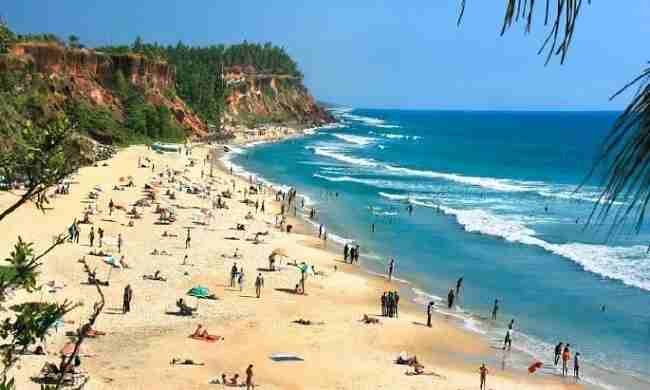 goa-me-baga-beach-par-ghume